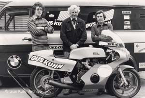 Goldsmith, Davey & Sleat with the Gus Kuhn Suzuki endurance racer and the race van